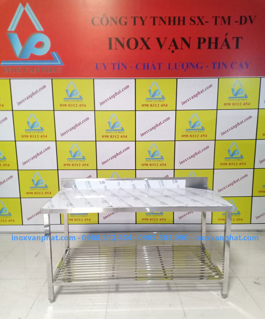 Bàn inox 1 tầng có gáy