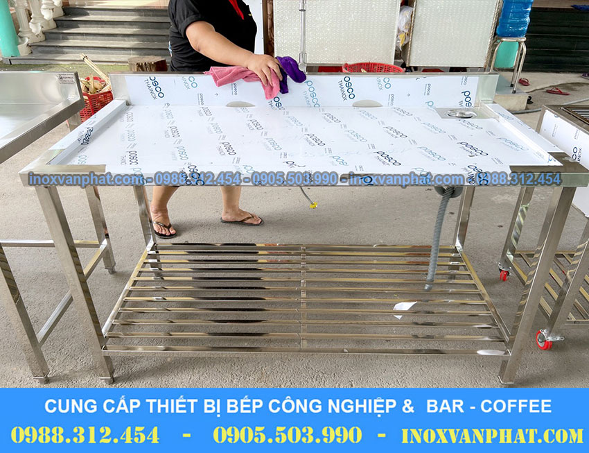 Bàn inox công nghiệp sản xuất tại Inox Vạn Phát