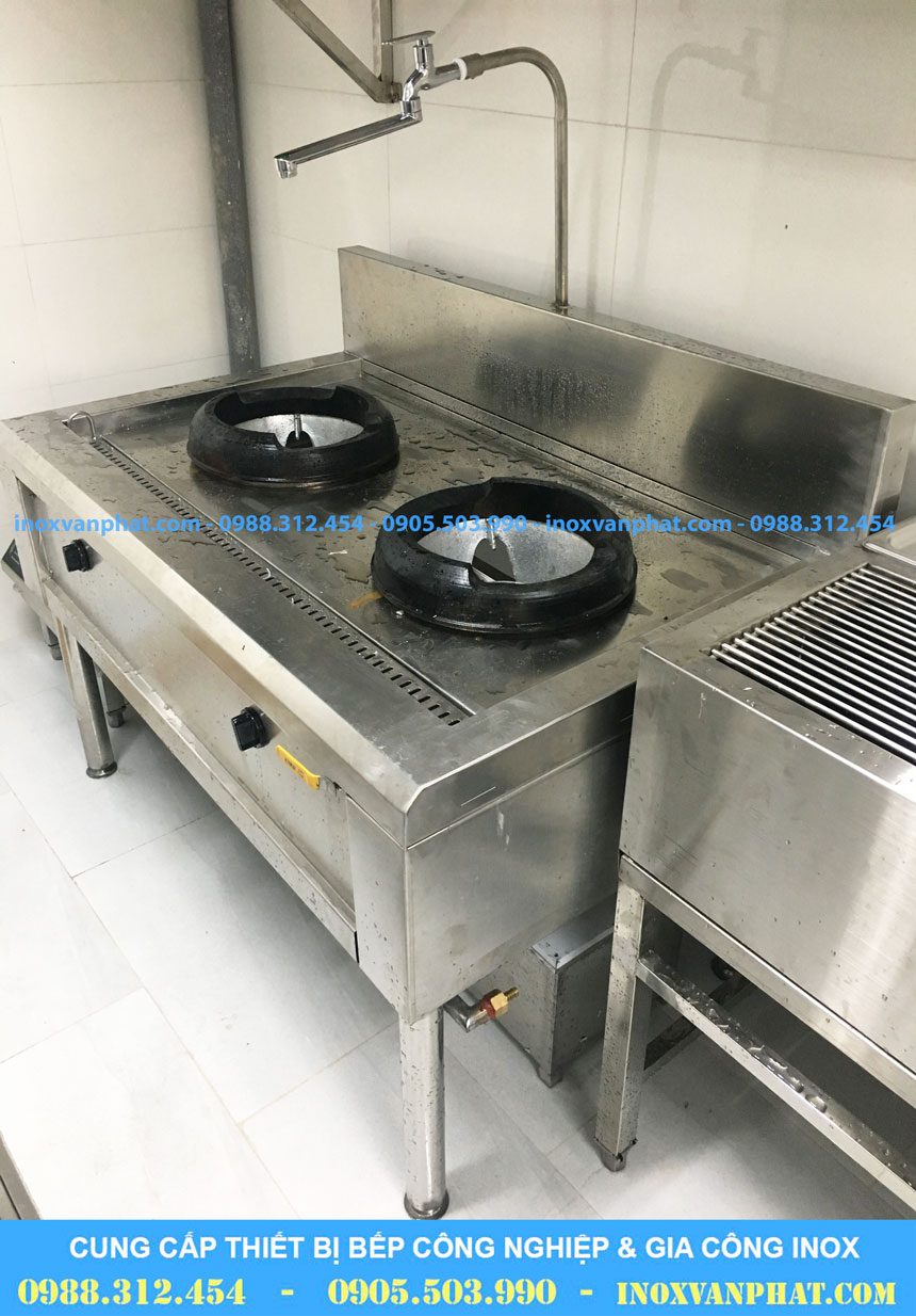 Bếp á đôi kiềng bánh ú