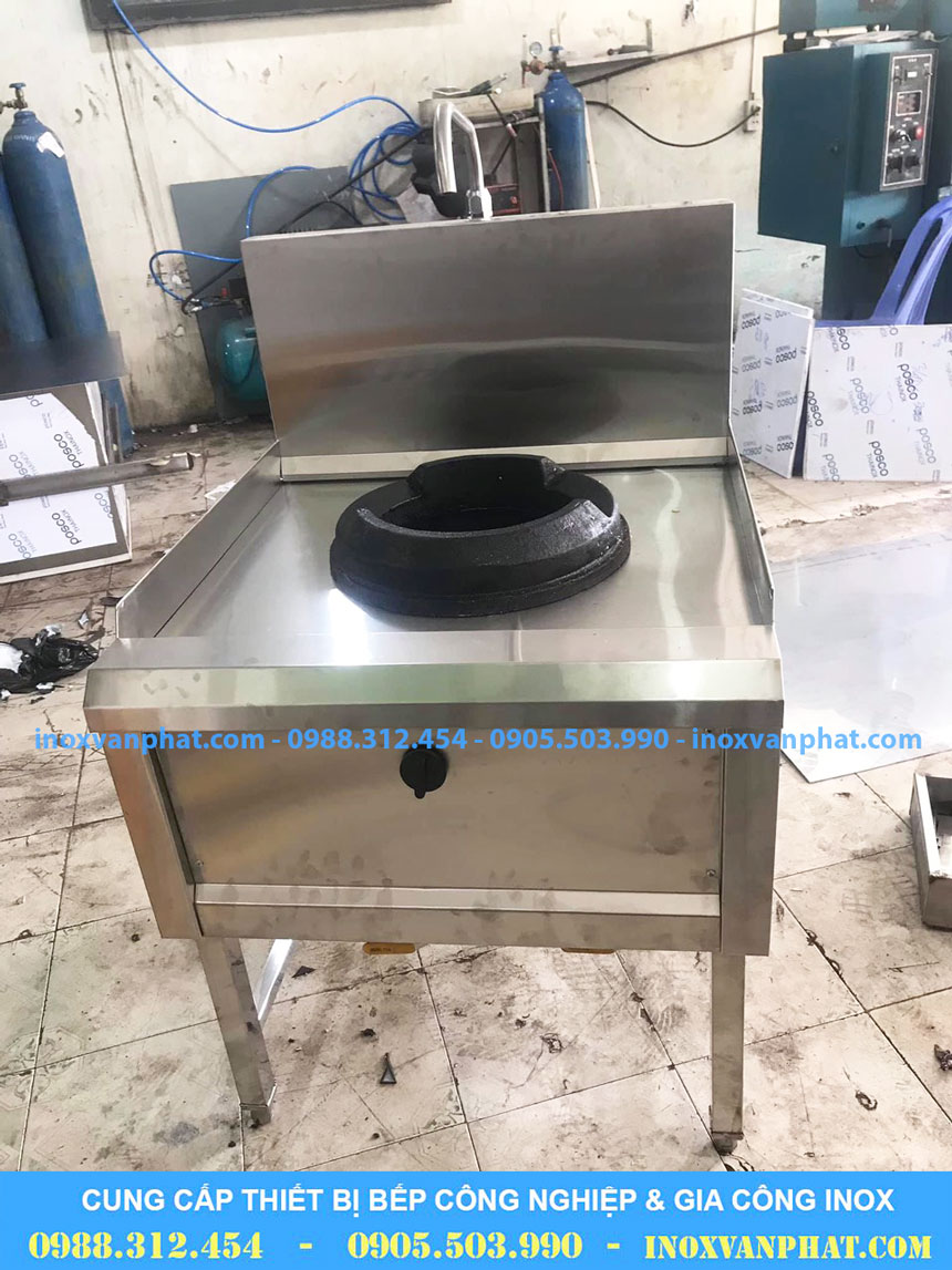 Bếp á đơn kiềng bánh ú