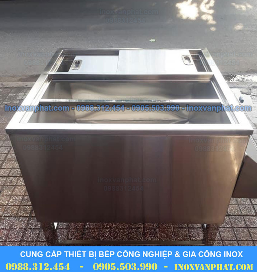 Thùng chứa đá có bánh xe