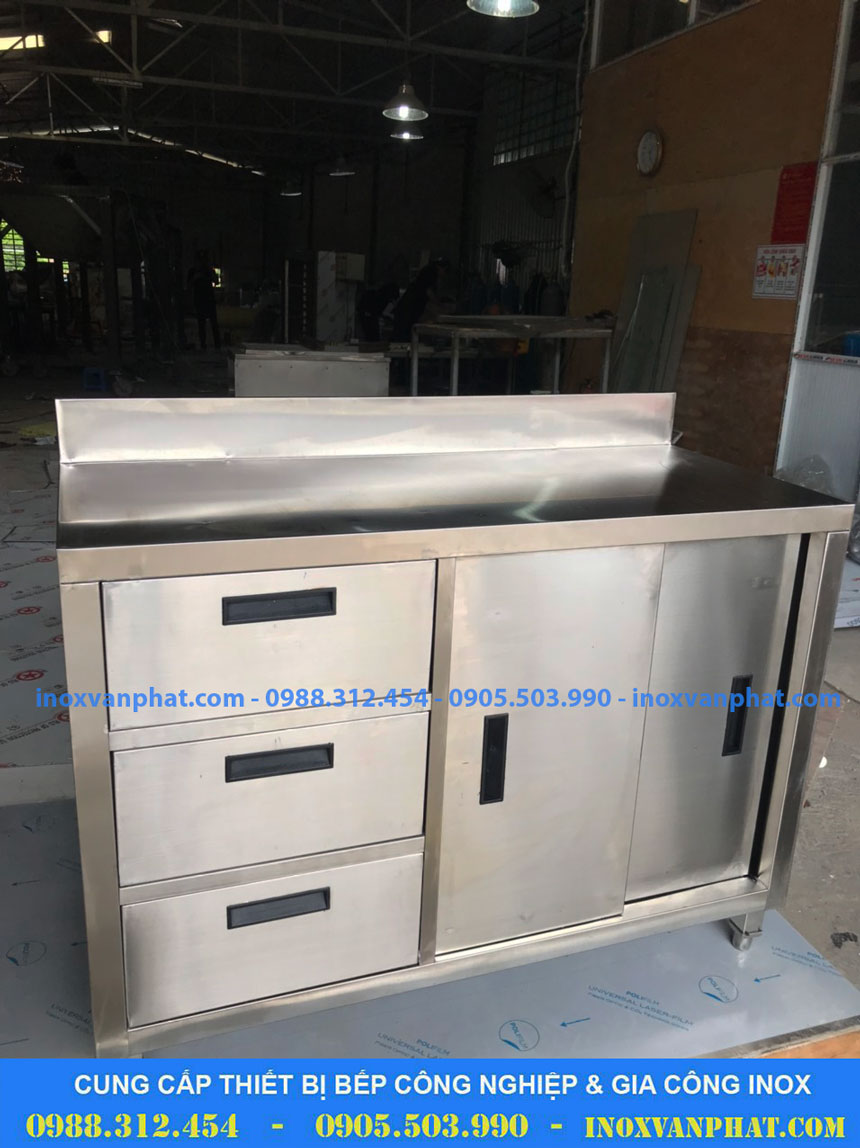 Tủ inox sản xuất tại Inox Vạn Phát