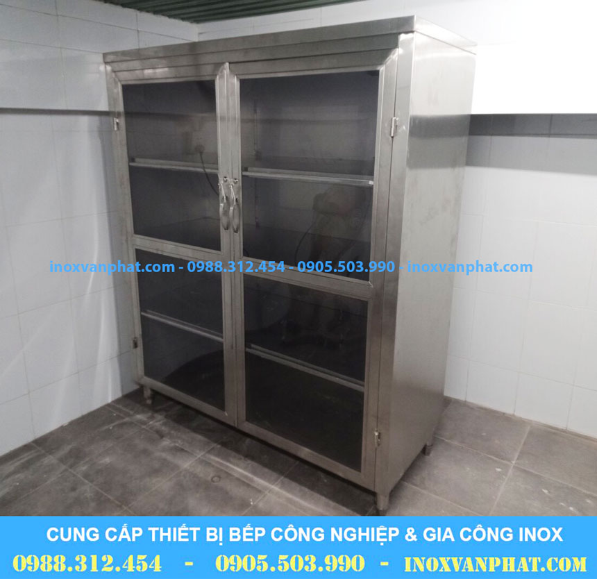 Tủ bếp 4 cánh cửa kính
